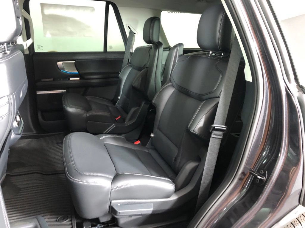 New 2026 Ford Expedition Platinum AWD/4WD image 12