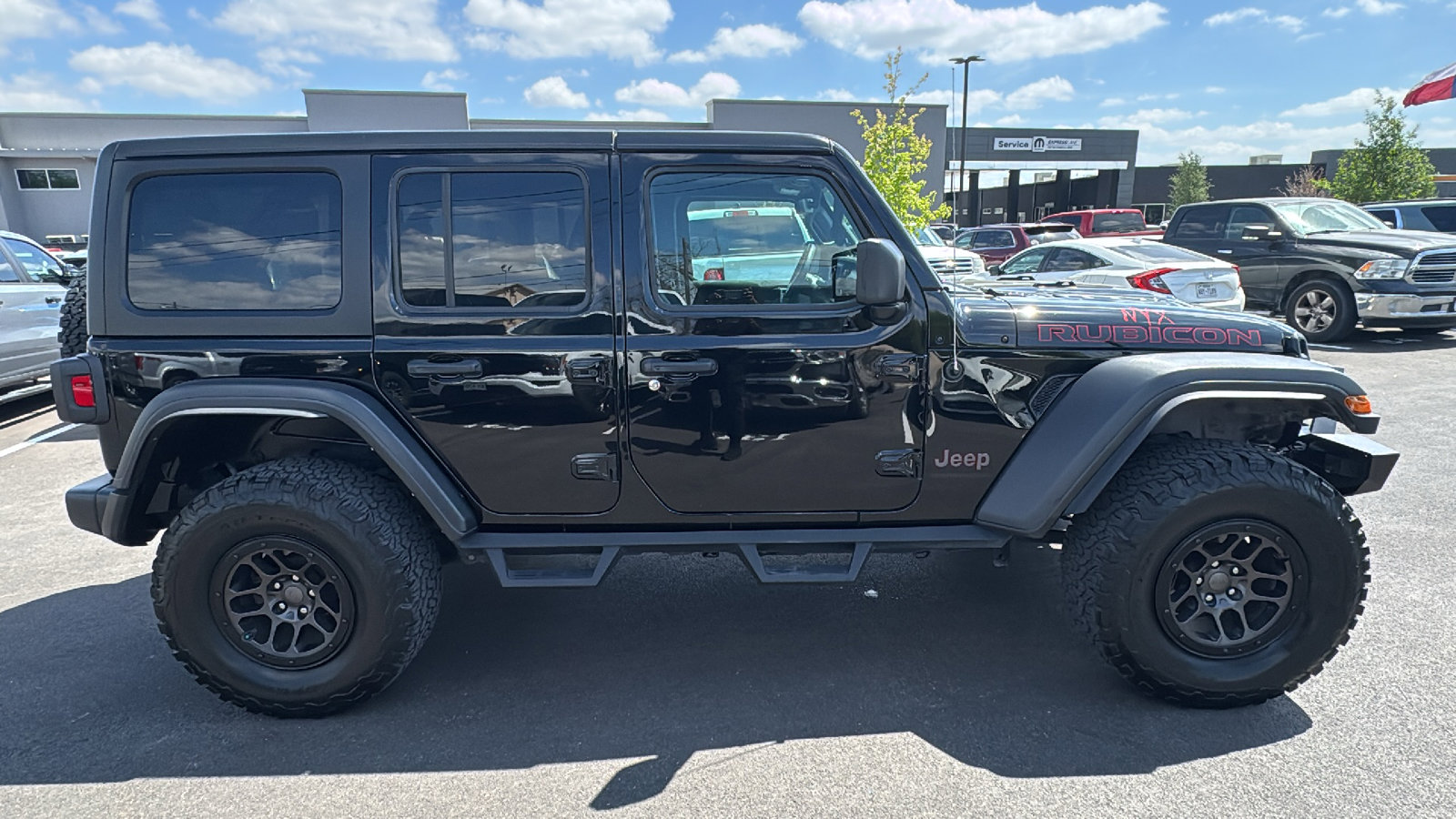 Used 2023 Jeep Wrangler Unlimited Rubicon w/ Xtreme 35 Tire Package image 4