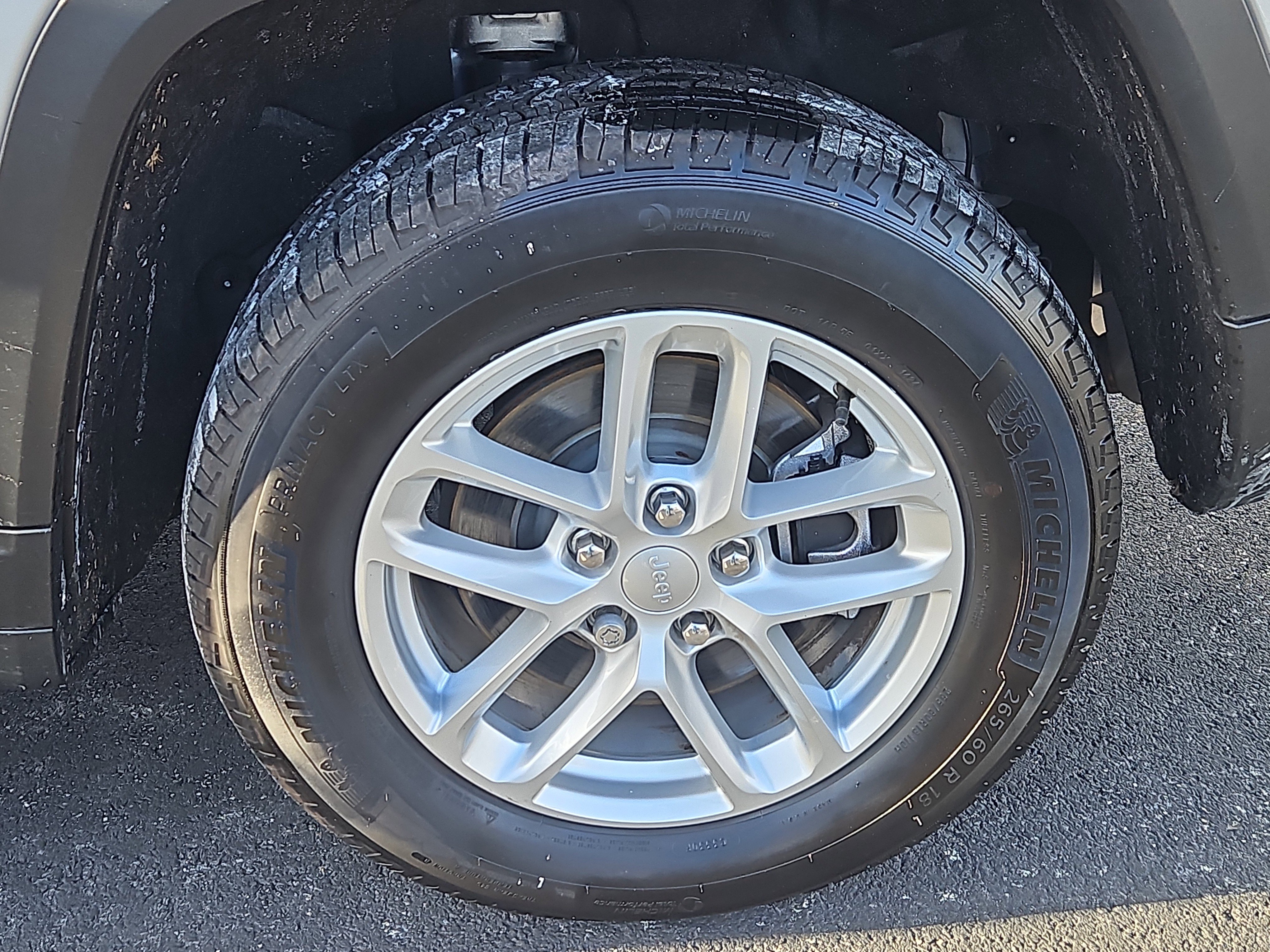 Used 2024 Jeep Grand Cherokee L Laredo w/ Trailer Tow Package image 25