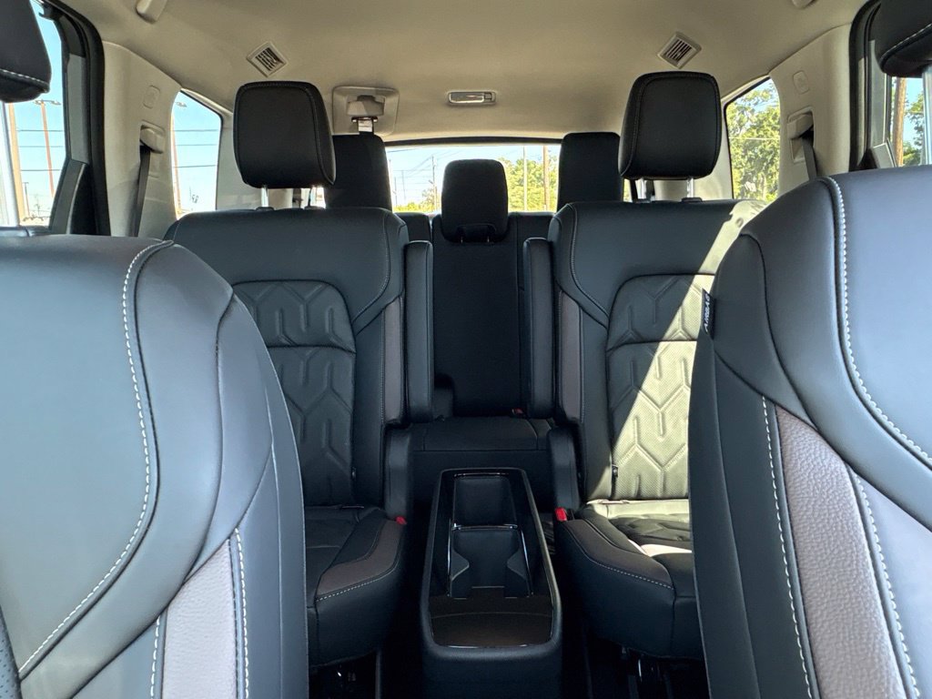 New 2026 Nissan Pathfinder Platinum FWD image 36