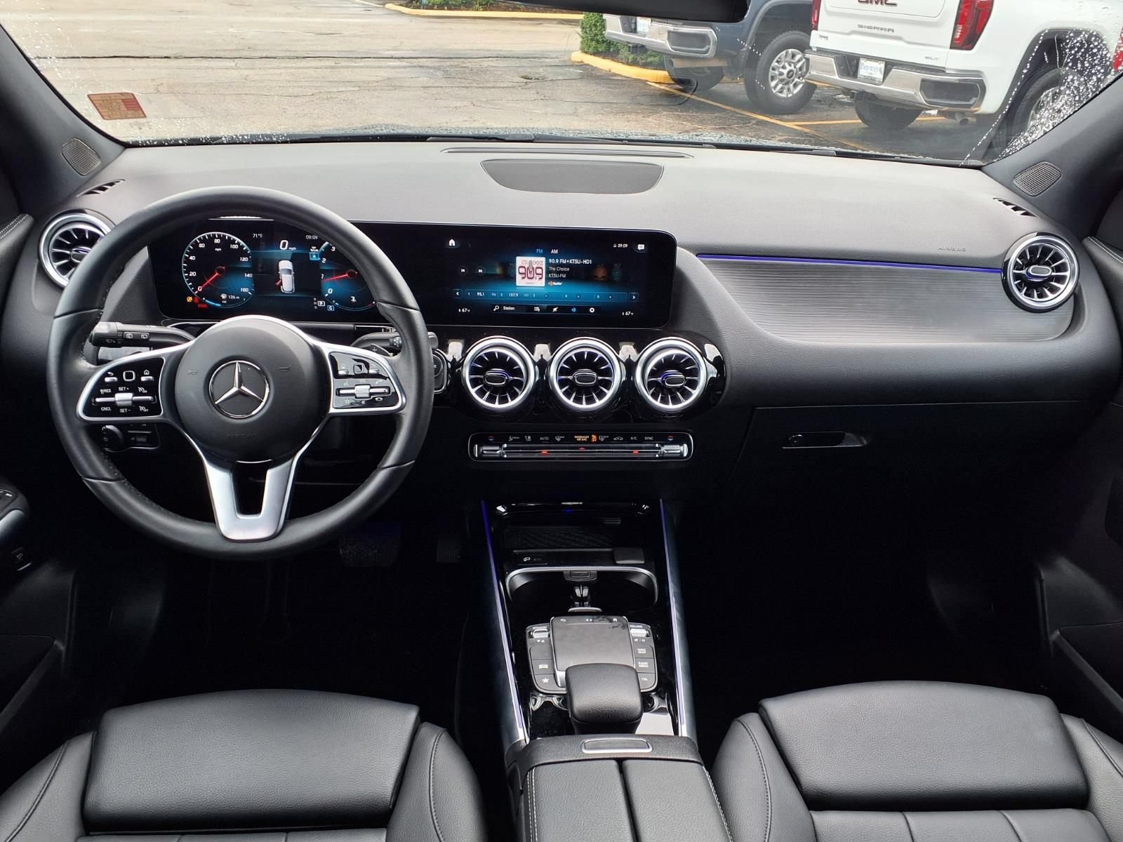 Used 2023 Mercedes-Benz GLA 250 w/ Premium Package image 3