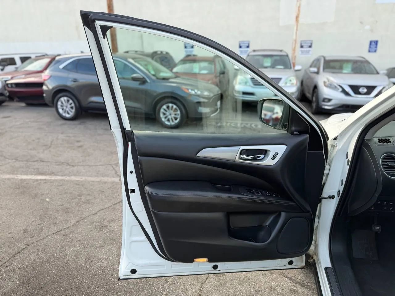 Used 2019 Nissan Pathfinder SL image 19