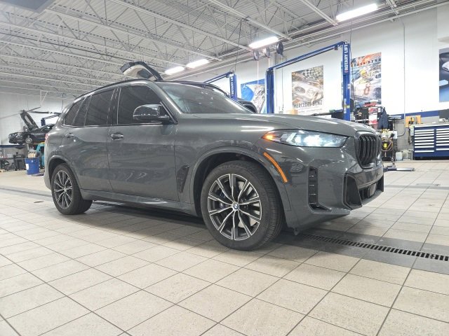 Used 2024 BMW X5 M60i image 1