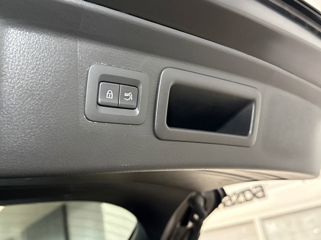 Used 2025 MAZDA CX-50 AWD 2.5 S w/ Preferred Package image 13