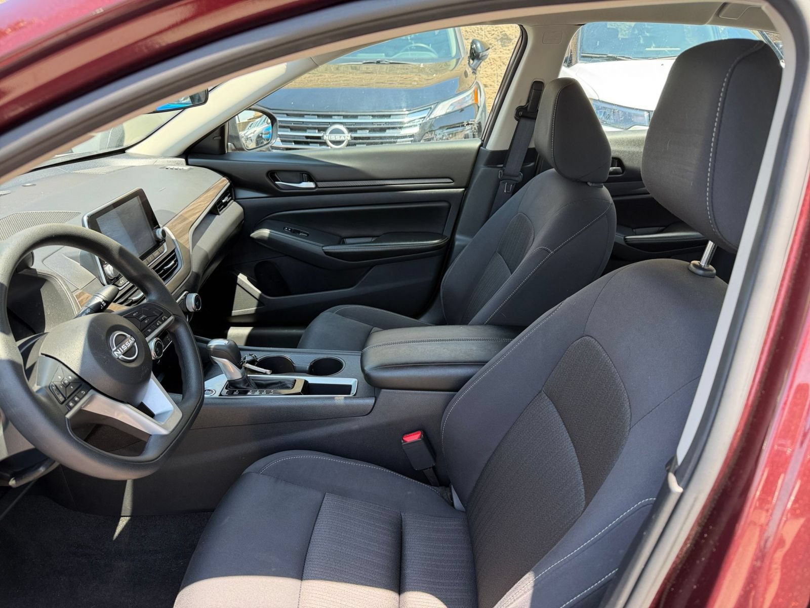 Used 2025 Nissan Altima 2.5 SV FWD image 26