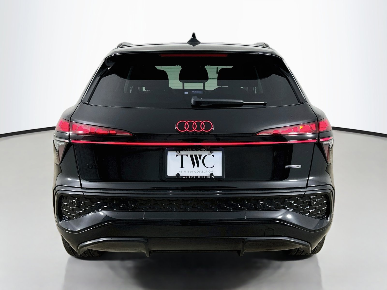 New 2026 Audi Q3 quattro 2.0T AWD/4WD image 6