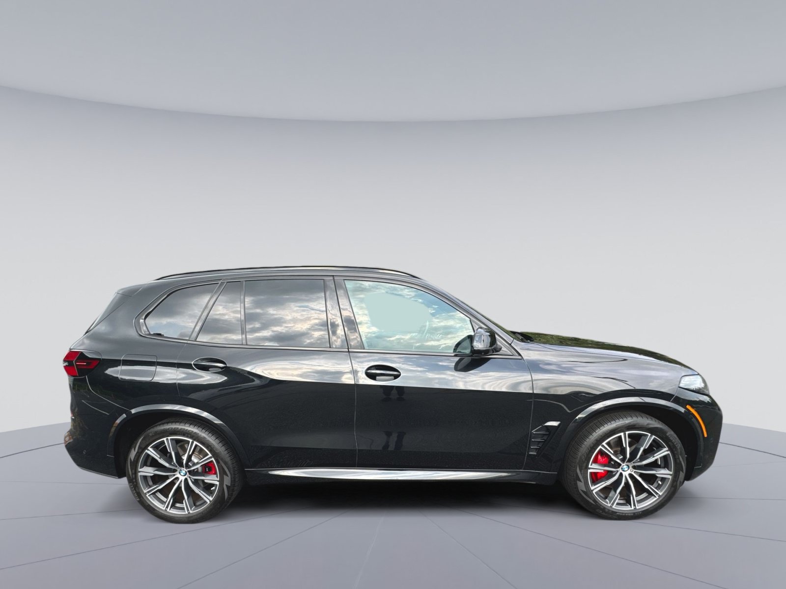 Used 2024 BMW X5 xDrive40i w/ M Sport Package AWD/4WD image 34