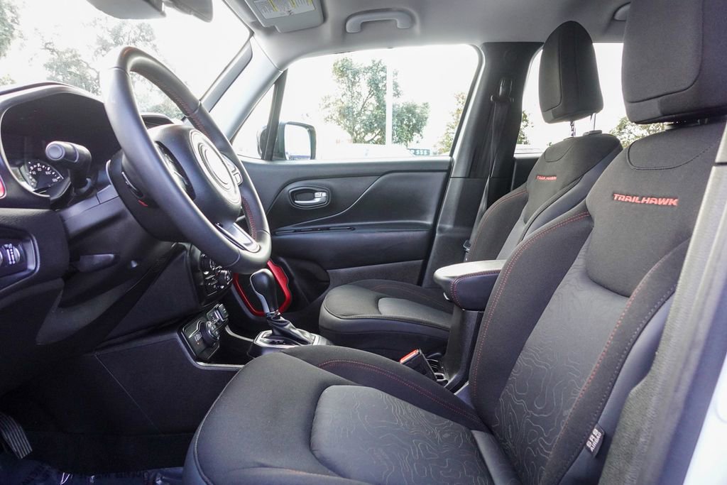 Used 2023 Jeep Renegade Trailhawk image 13