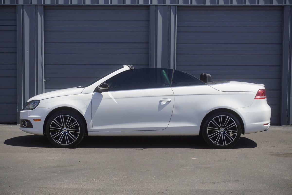Used 2013 Volkswagen Eos FWD image 3