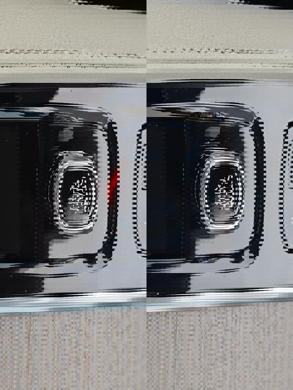 Used 2025 Volvo XC90 B6 Ultra w/ Protection Package Premier image 20