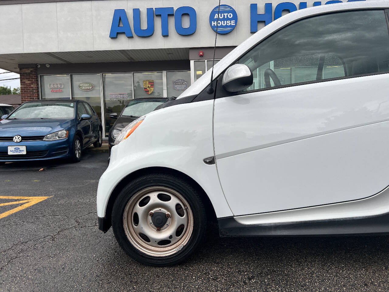 Used 2015 smart fortwo pure RWD image 31