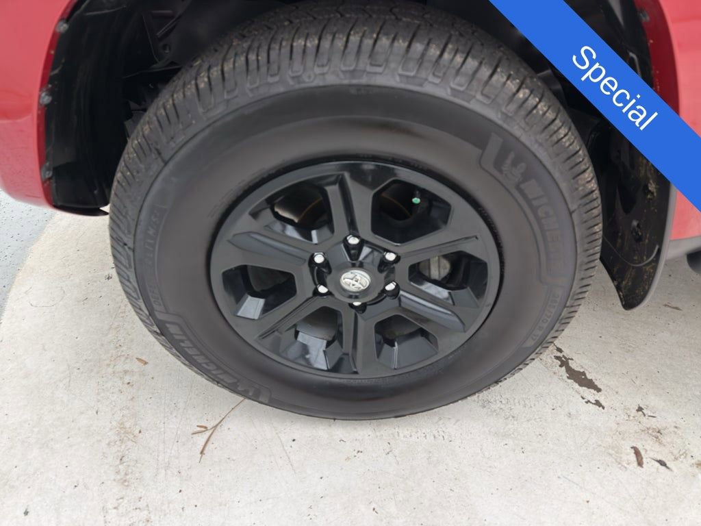 Used 2022 Toyota 4Runner SR5 Premium w/ Moonroof Package image 25
