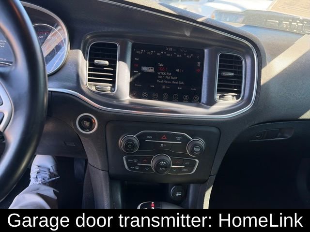 Used 2017 Dodge Charger SXT RWD image 13