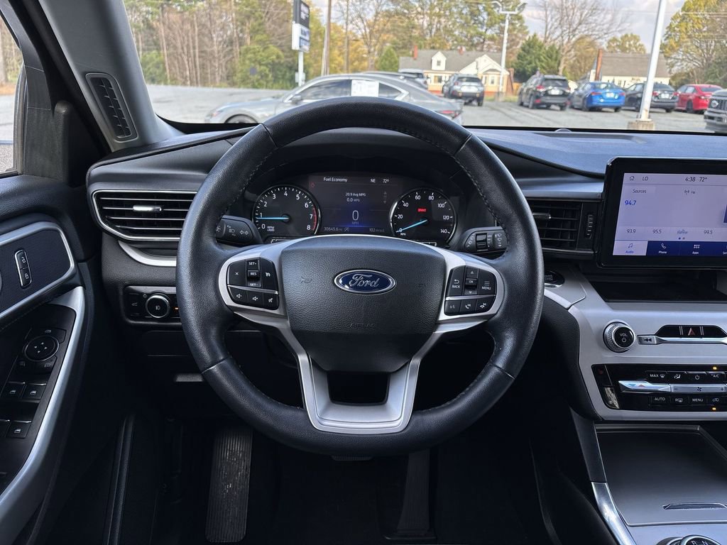 Used 2023 Ford Explorer XLT w/ Equipment Group 202A AWD/4WD image 11
