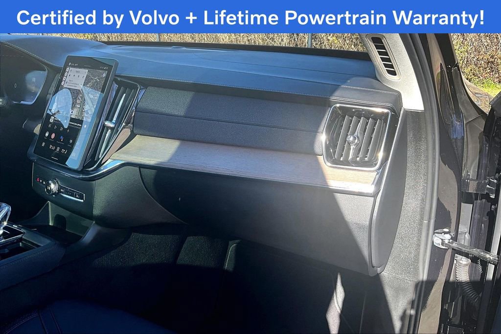 Used 2025 Volvo XC90 B6 Plus image 21