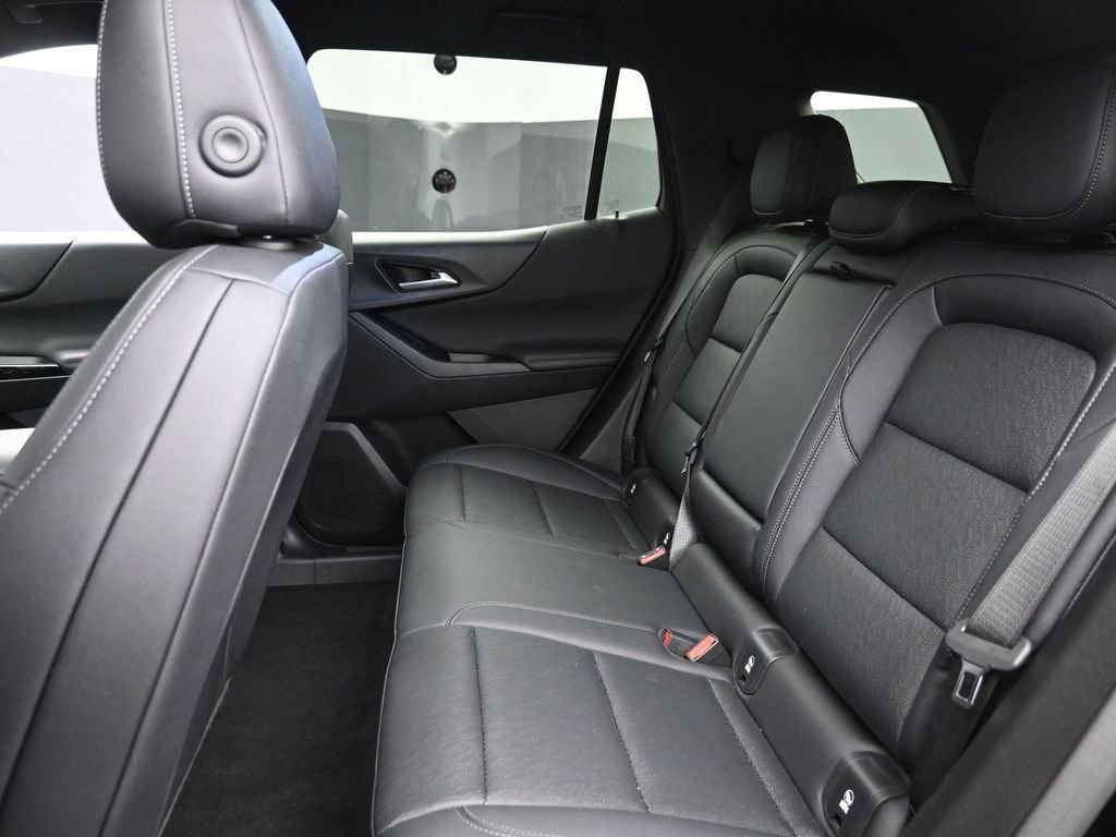 Used 2025 Chevrolet Equinox LT w/ Convenience Package II FWD image 11