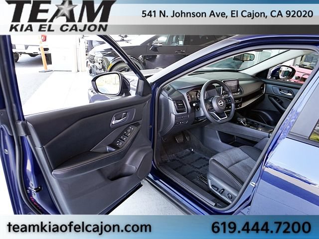 Used 2024 Nissan Rogue SV FWD image 36