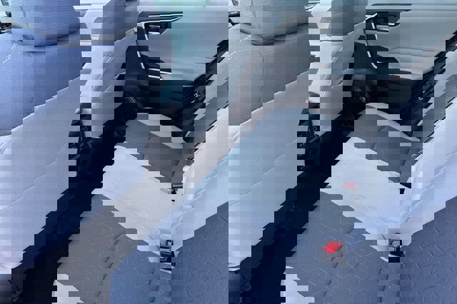 Certified 2022 Toyota RAV4 XLE w/ Convenience Package image 16