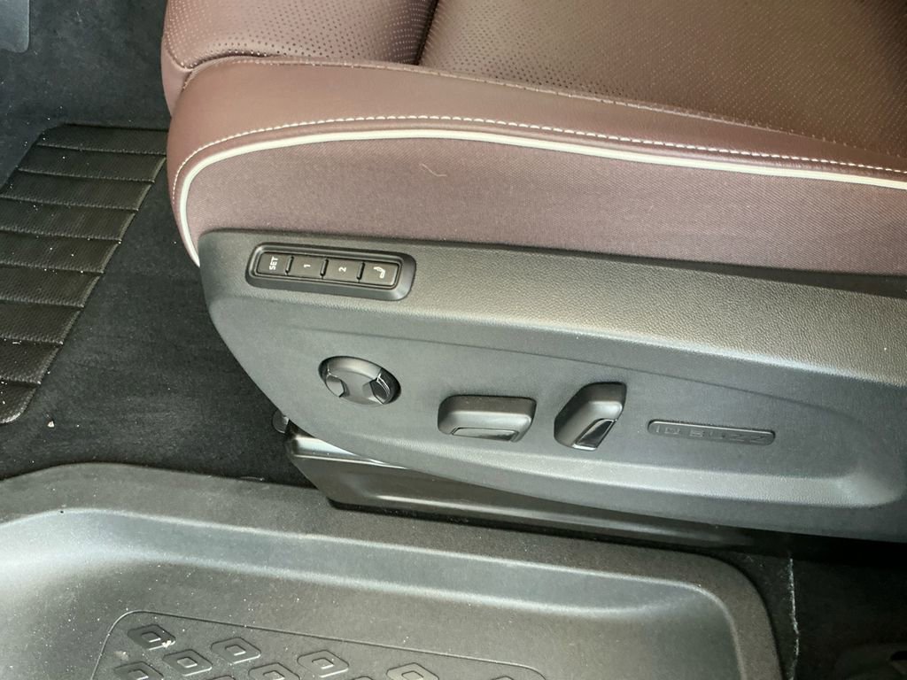 New 2025 Volkswagen ID. Buzz Pro S image 24