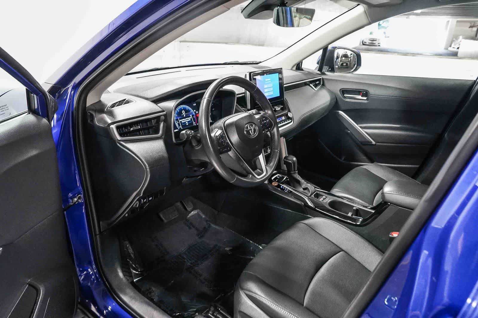 Certified 2024 Toyota Corolla Cross XLE FWD image 18
