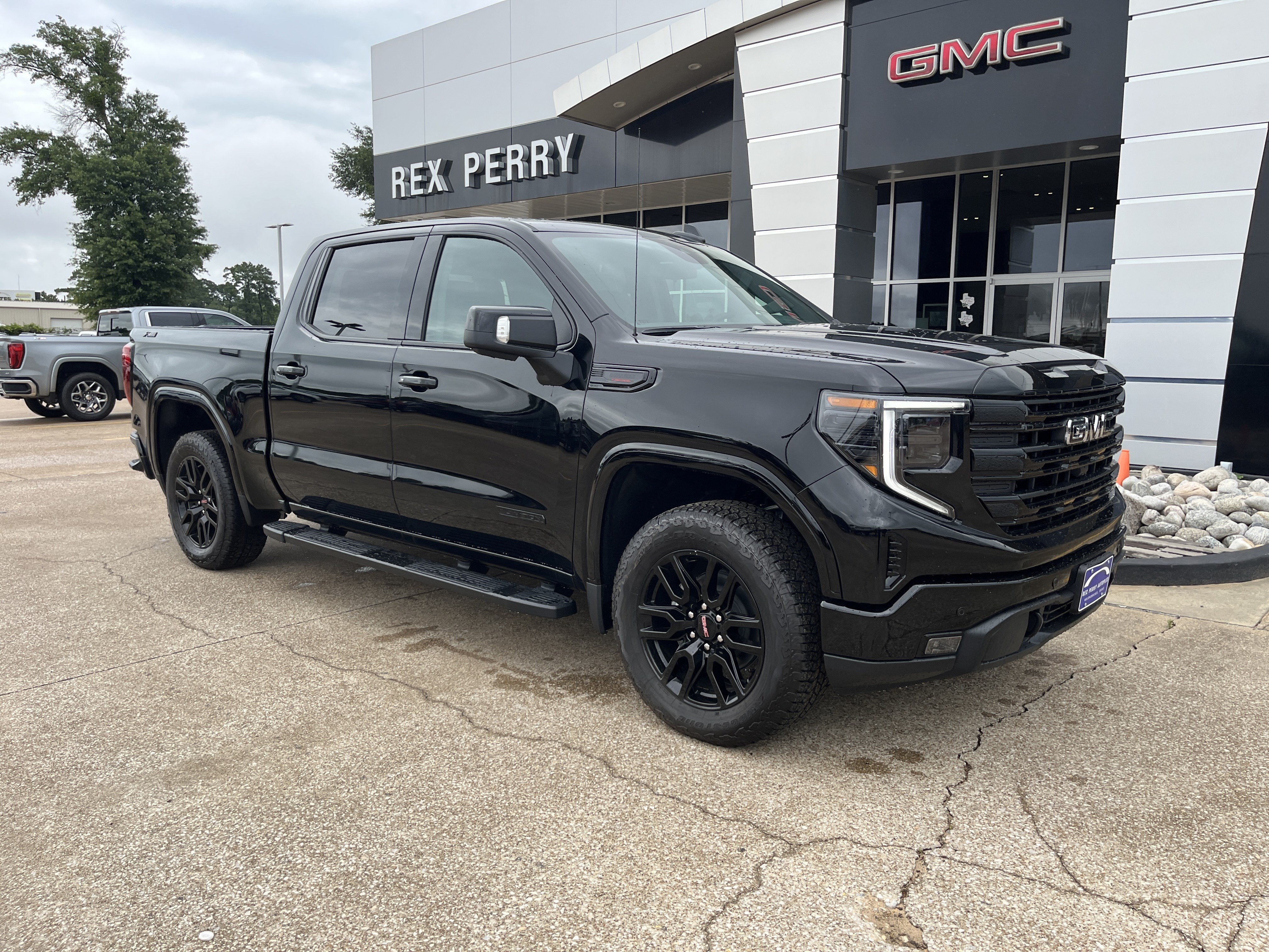 New 2026 GMC Sierra 1500 Elevation w/ Elevation Premium Package AWD/4WD image 2