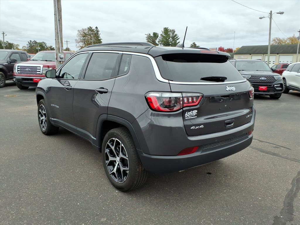 Used 2024 Jeep Compass Limited image 4