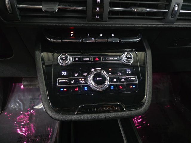 Used 2020 Lincoln Corsair AWD w/ Premium Package image 23