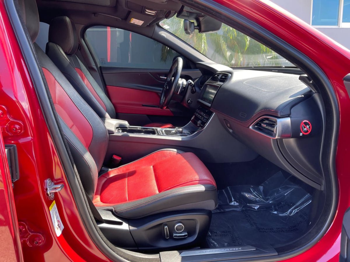 Used 2019 Jaguar XE Landmark Edition RWD image 26