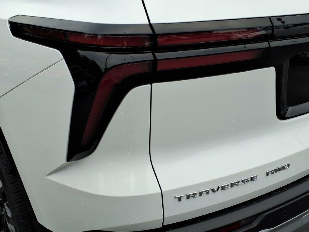 New 2027 Chevrolet Traverse LT w/ Sun and Wheel Package AWD/4WD image 8
