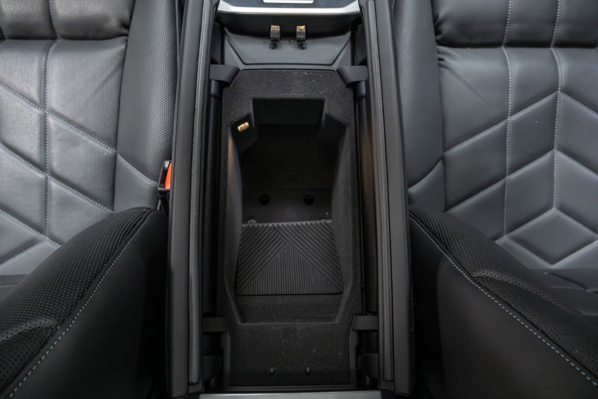 Used 2023 BMW 760i xDrive w/ Executive Package image 41