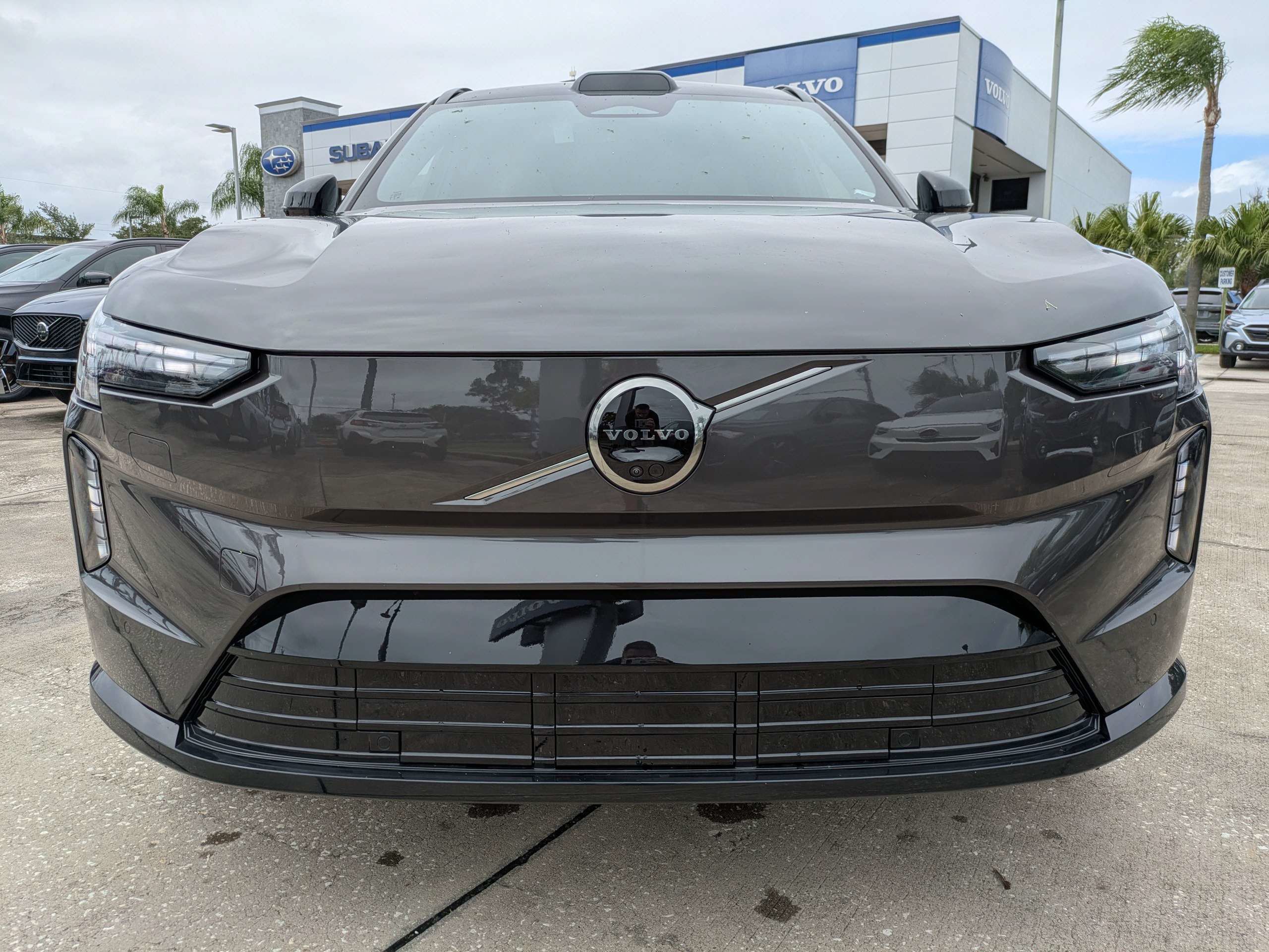 New 2025 Volvo EX90 Plus AWD/4WD image 9