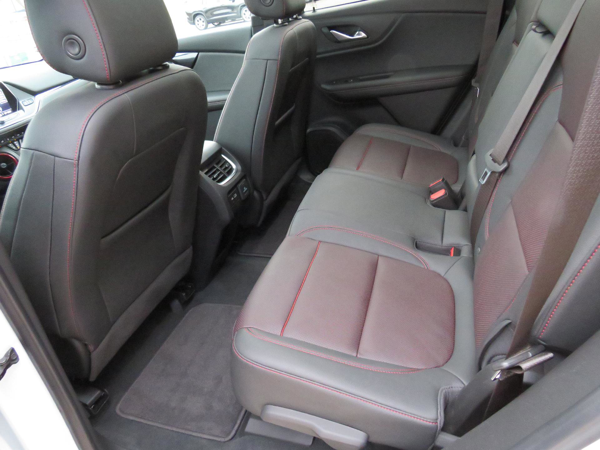 Used 2021 Chevrolet Blazer RS w/ Enhanced Convenience Package image 9