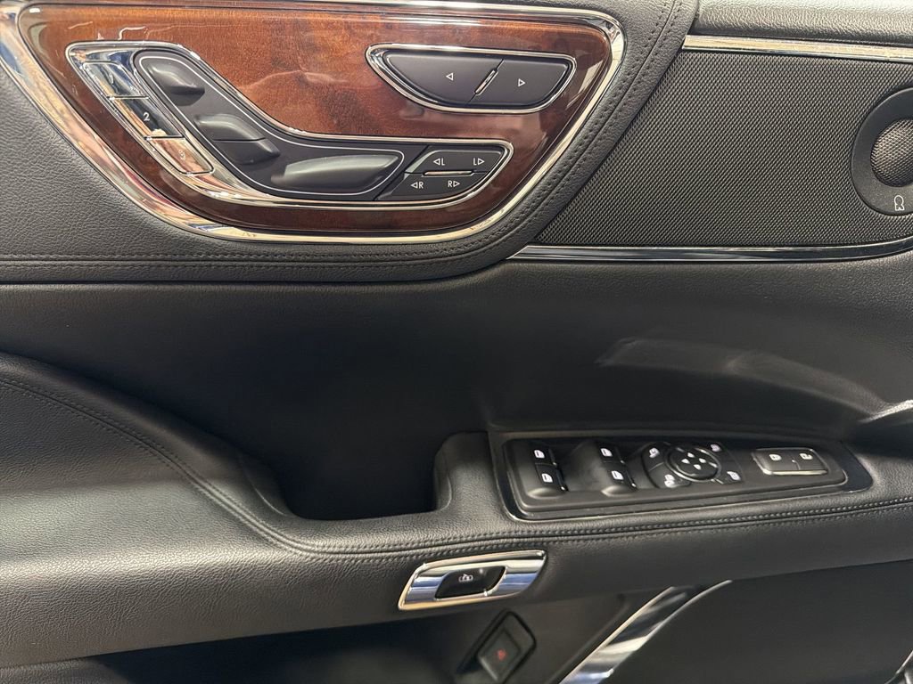 Used 2017 Lincoln Continental Reserve w/ Rear-seat Package image 14