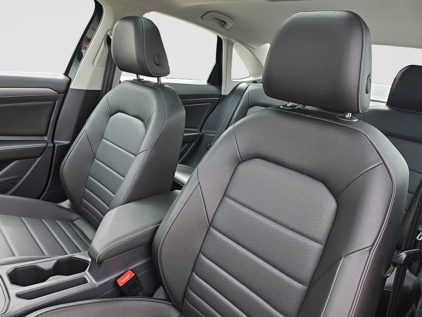 Used 2024 Volkswagen Jetta SE FWD image 21