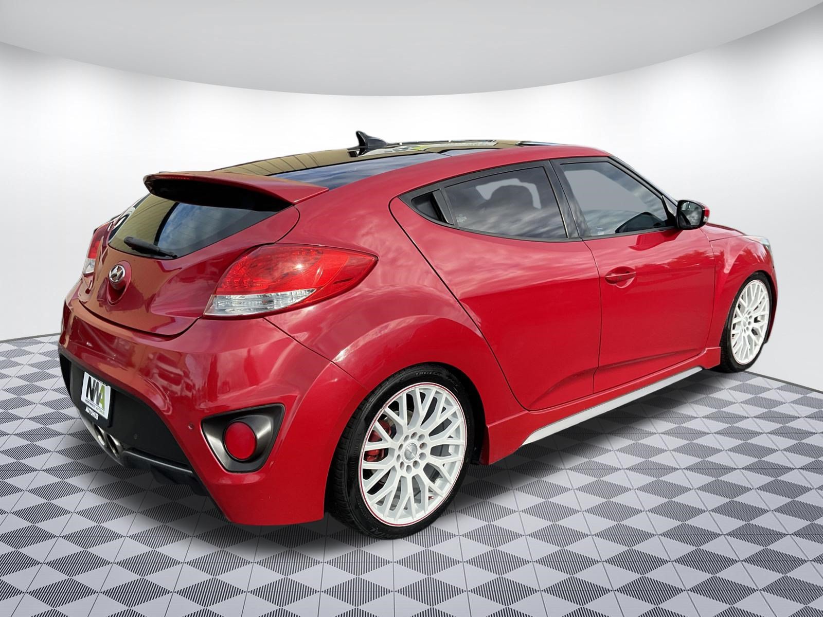 Used 2013 Hyundai Veloster Turbo w/ Ultimate Pkg FWD image 3