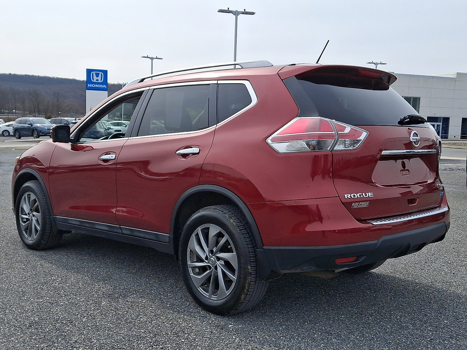 Used 2015 Nissan Rogue SL image 4