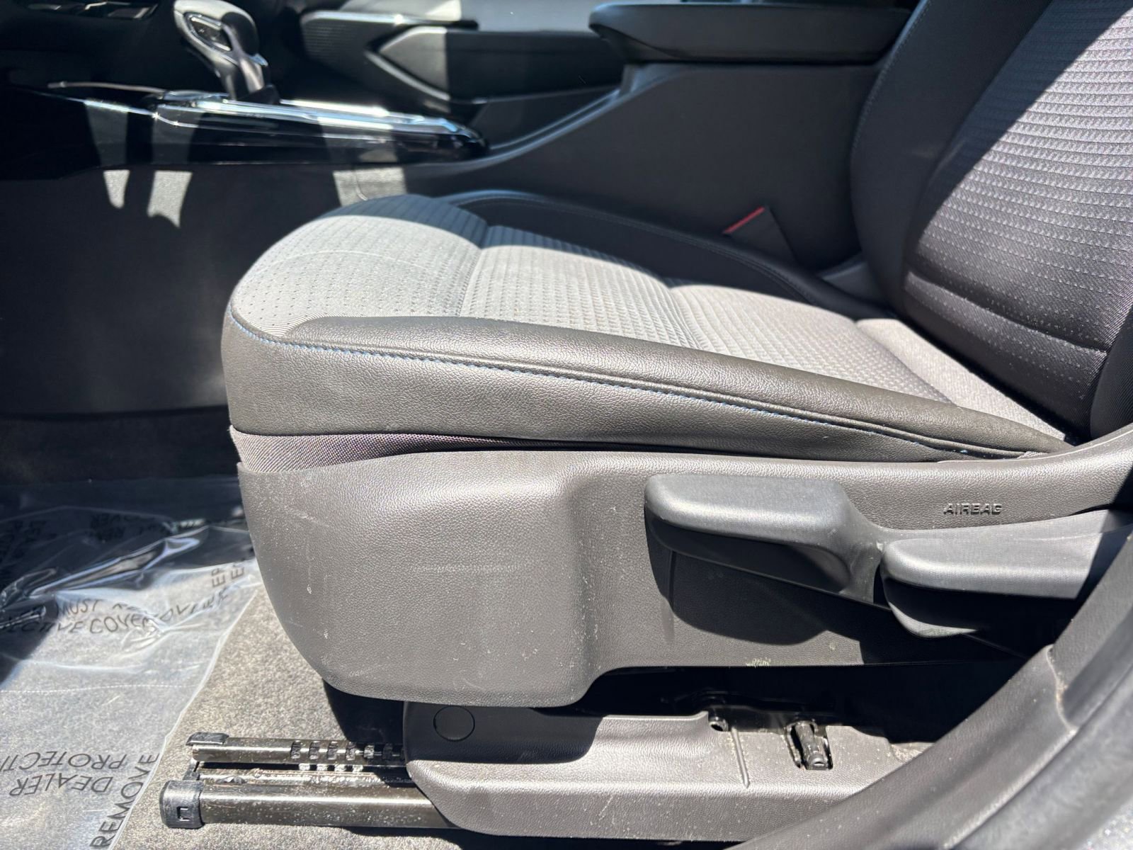 Used 2025 Chevrolet Trax LT FWD image 28