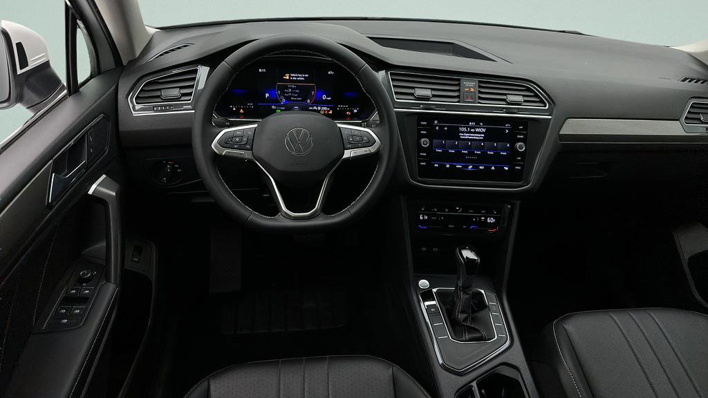Used 2024 Volkswagen Tiguan SE FWD image 11
