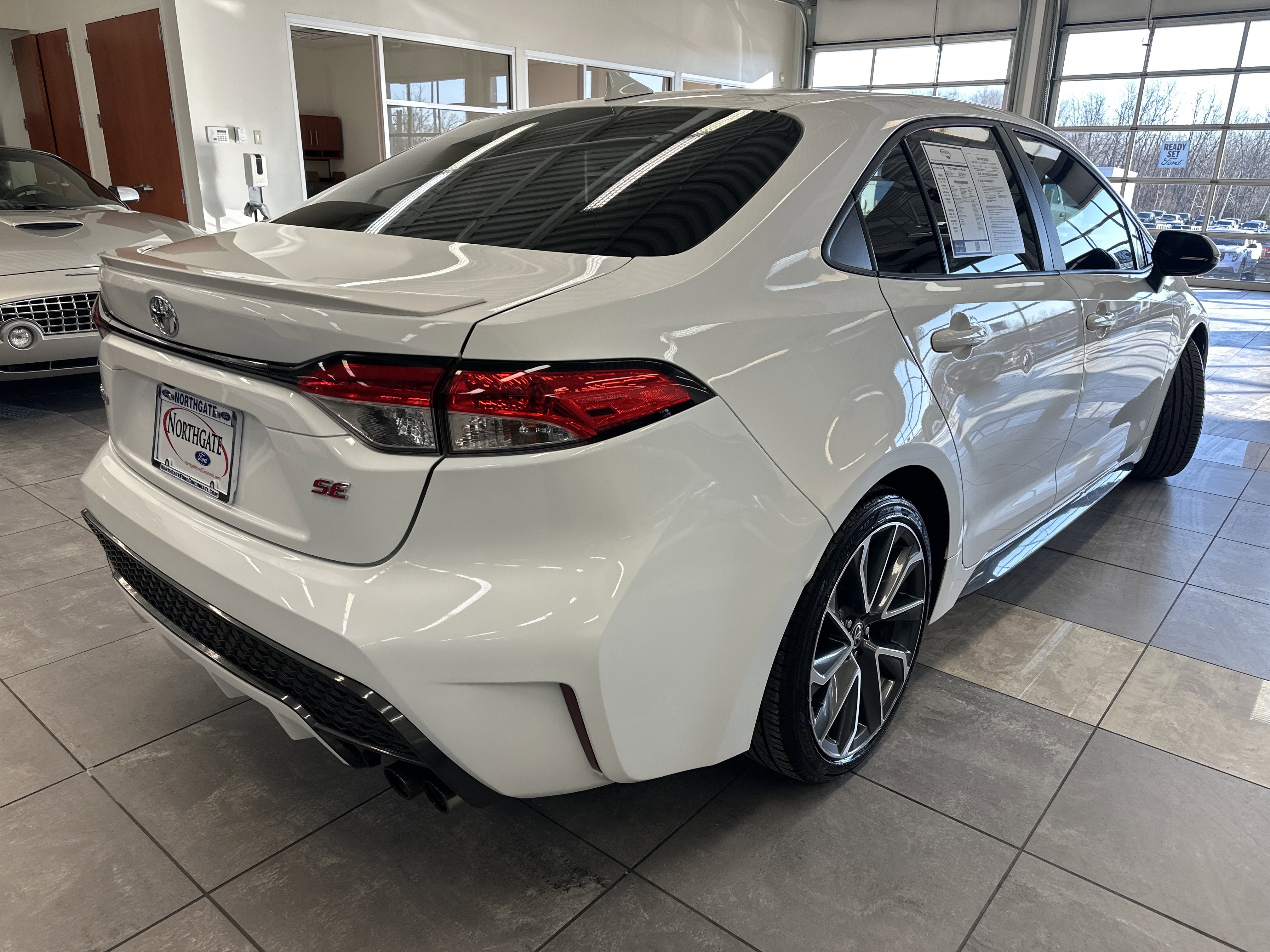 Used 2021 Toyota Corolla SE w/ Carpet Mat Package (TMS) image 12