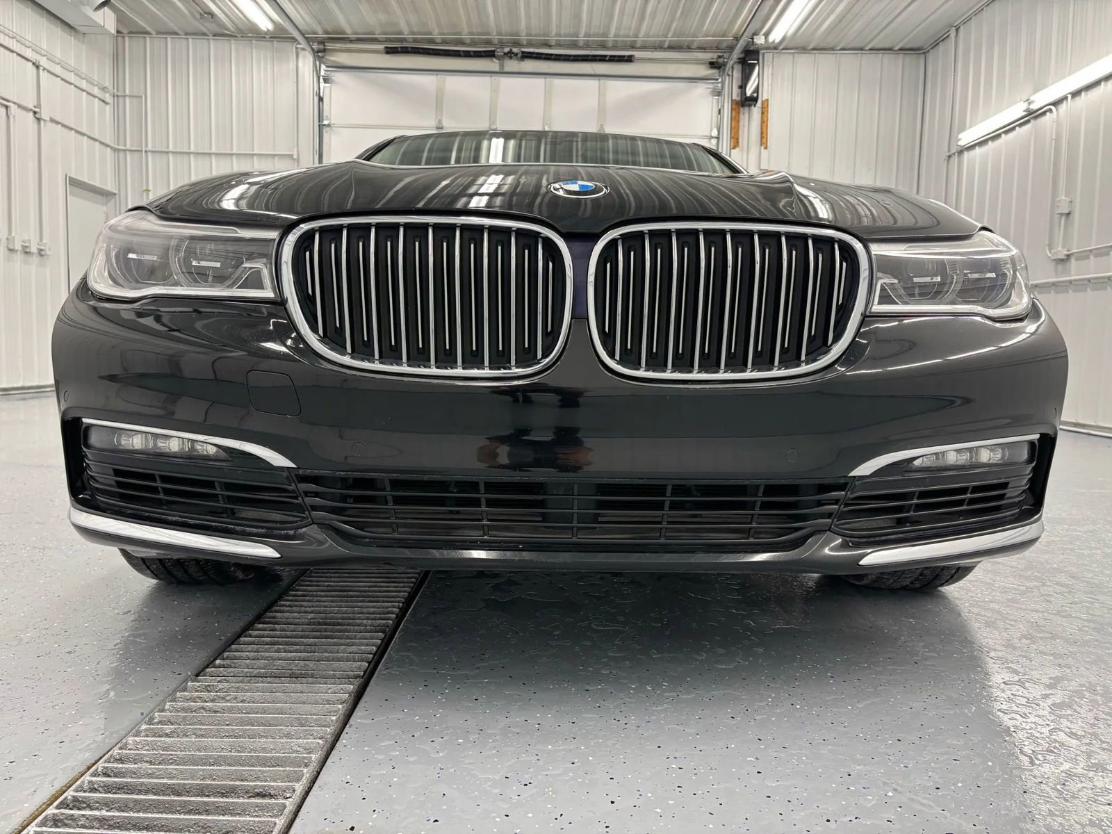 Used 2018 BMW 750i xDrive image 12