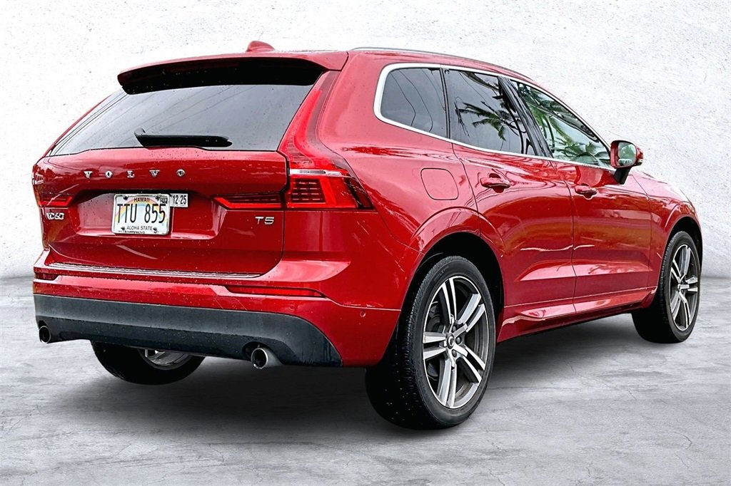 Used 2019 Volvo XC60 T5 Momentum w/ Premium Package image 2