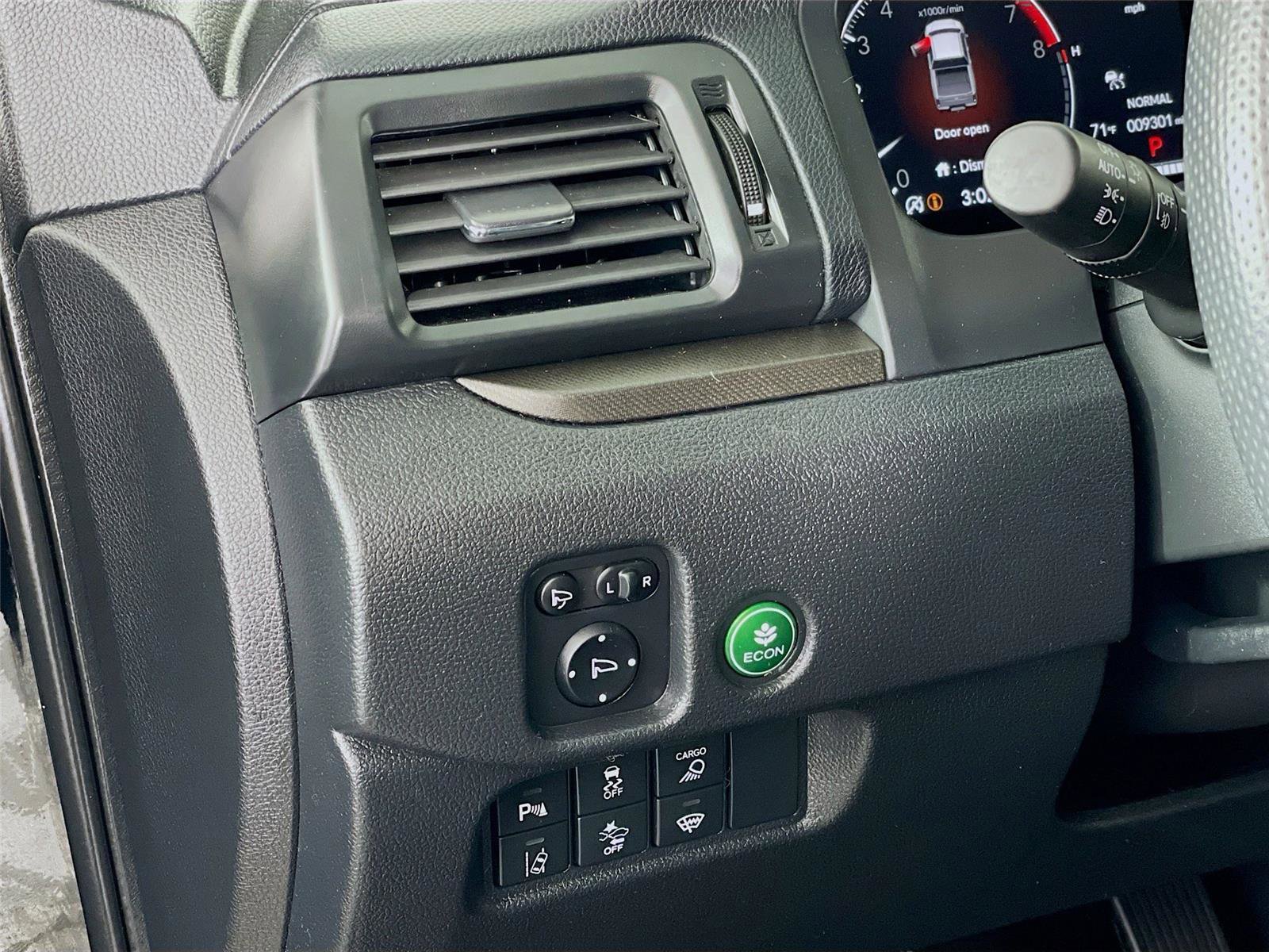 Used 2025 Honda Ridgeline TrailSport image 16