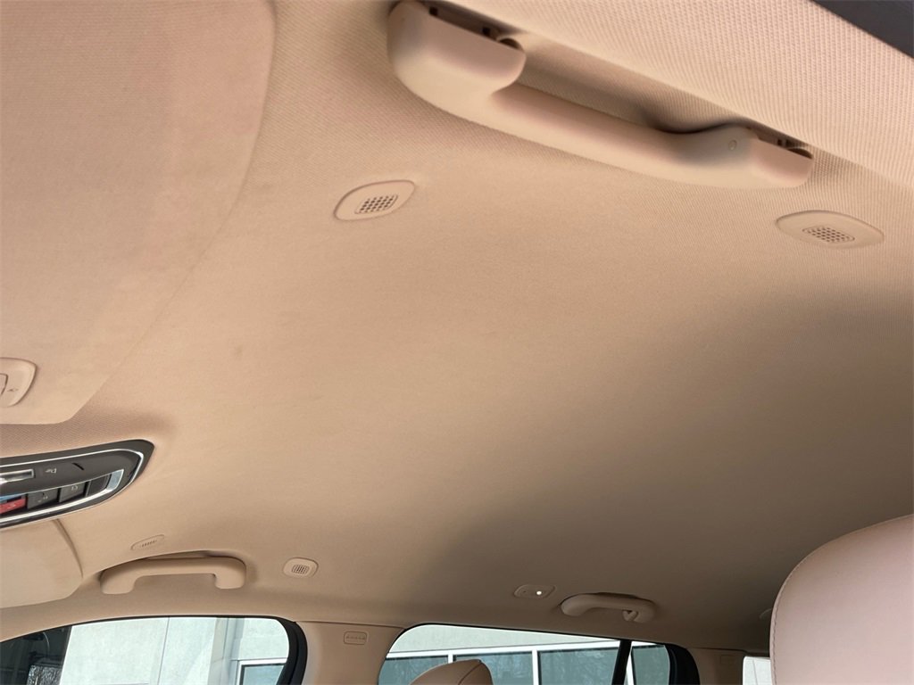 Used 2022 Jeep Grand Cherokee Limited image 23