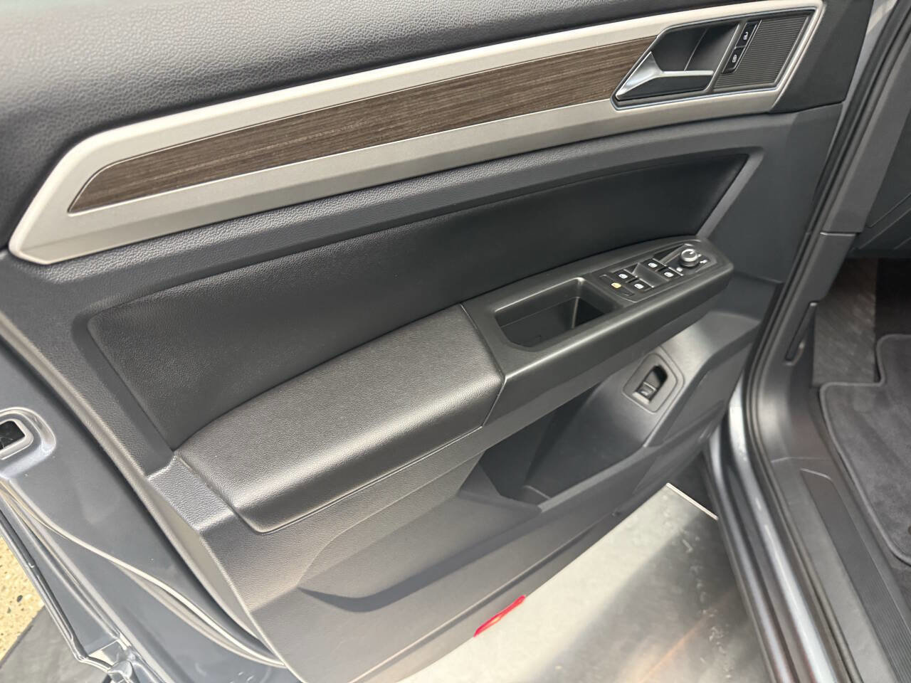 Used 2019 Volkswagen Atlas SE w/ Panoramic Sunroof Package image 15