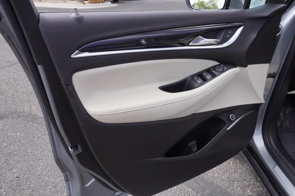 Used 2023 Buick Enclave Essence FWD image 19