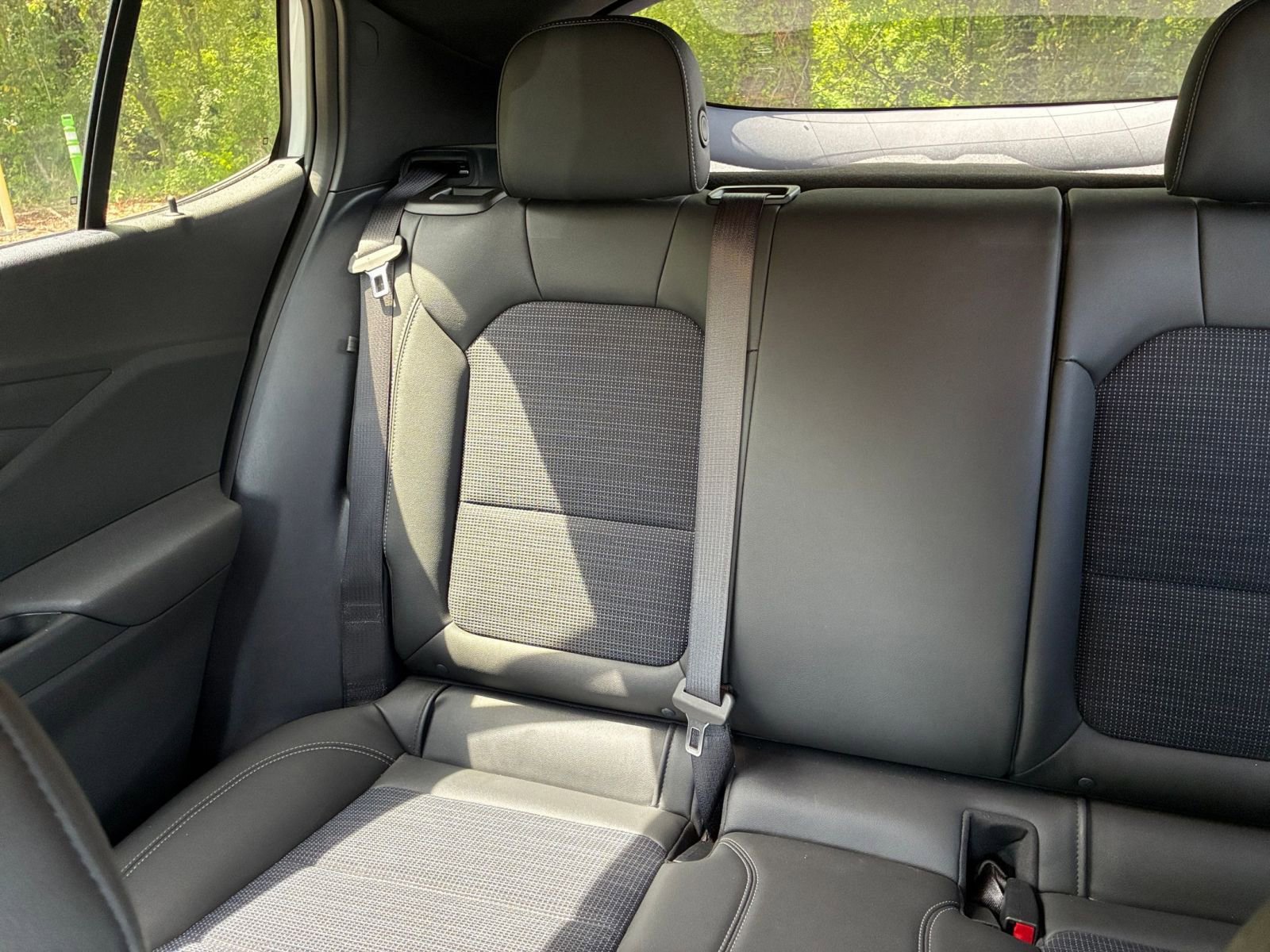 Used 2025 Buick Envista Preferred image 38