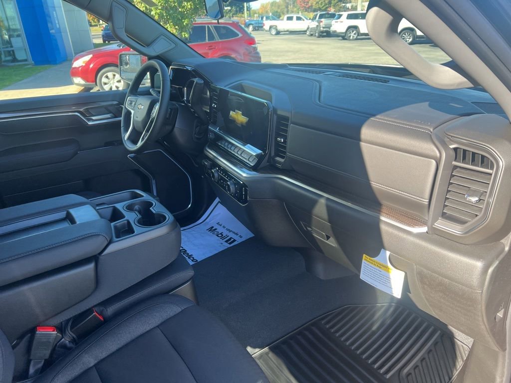 New 2026 Chevrolet Silverado 1500 LT image 17