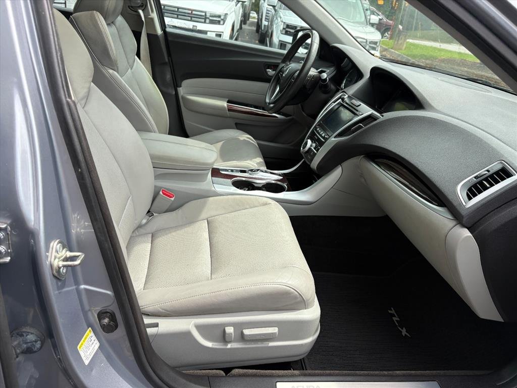Used 2015 Acura TLX w/ Technology Package FWD image 16