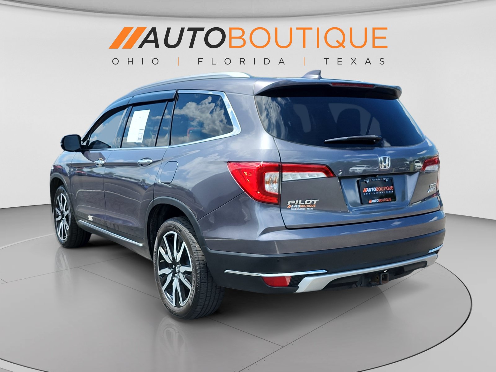 Used 2020 Honda Pilot Touring image 3