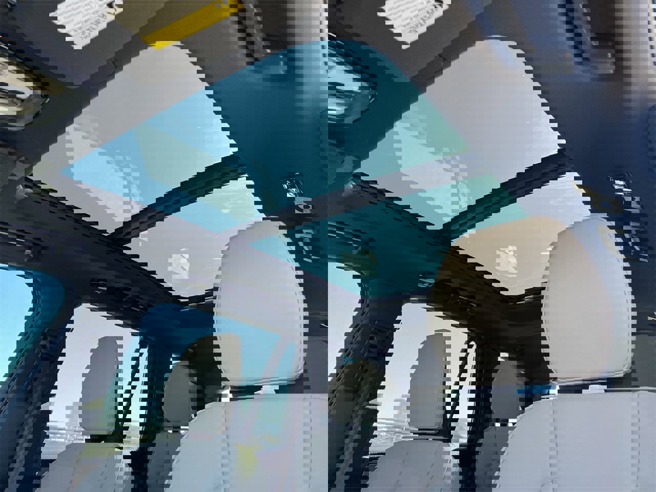 Used 2025 Volvo XC90 T8 Core image 21